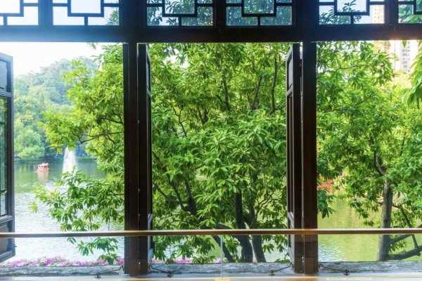 解闷必备！老城区徒步阶梯+2，探秘“百变”视觉廊说念